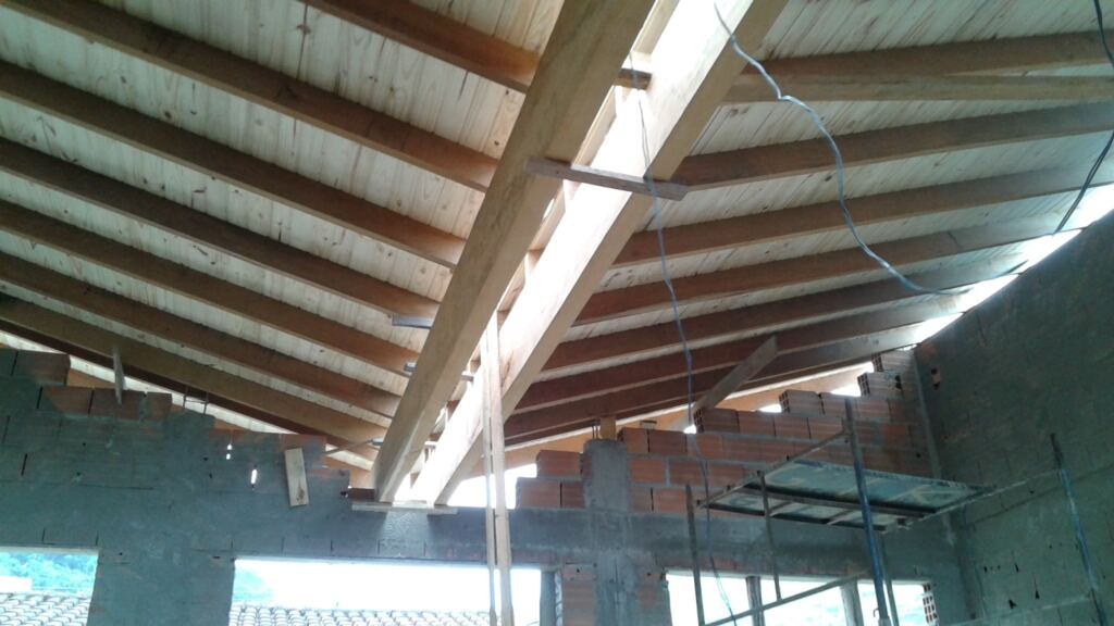 Escola de Yoga Projeto de Arquitetura 1 - Descubra projetos exclusivos para residências e comércios de até 500m² em Caraguatatuba.